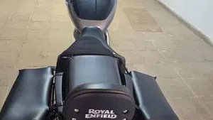 Royal Enfield Meteor 350 Aurora (2024 - 26)  (9)