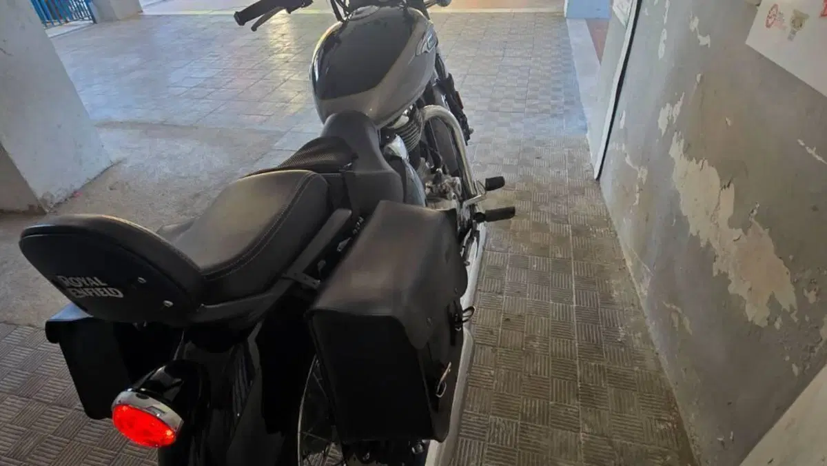 Royal Enfield Meteor 350 Aurora (2024 - 26)  (12)