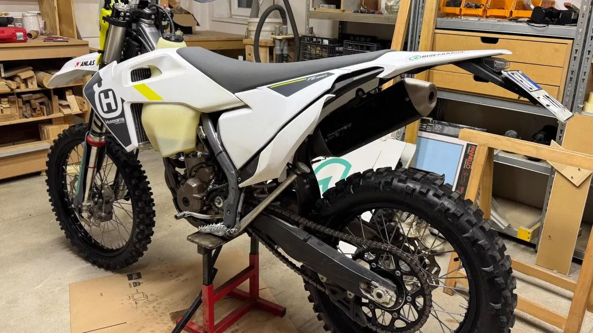 Husqvarna FE 350 (2022)  (2)