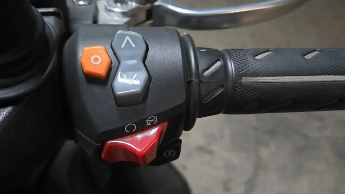 Kymco Xciting VS 400i (2023 - 26)  (14)