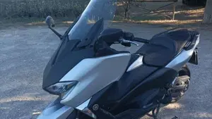 Yamaha T-Max 530 Iron Max (2014 - 17)  (2)
