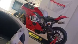 Ducati Panigale V4 R (2023 - 24)  (2)