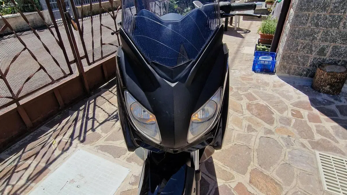 Yamaha X-Max 250 (2010 - 13)  (2)