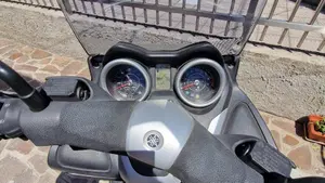 Yamaha X-Max 250 (2010 - 13)  (3)