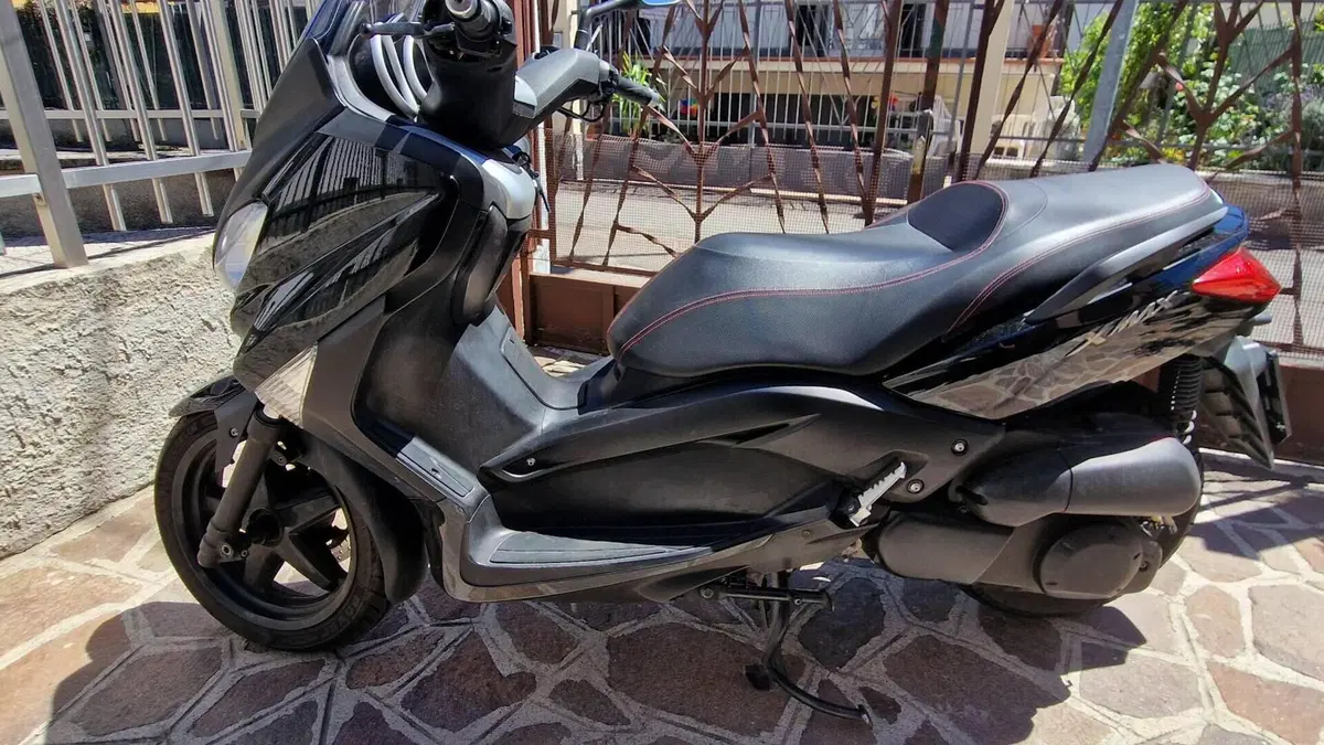 Yamaha X-Max 250 (2010 - 13)  (4)