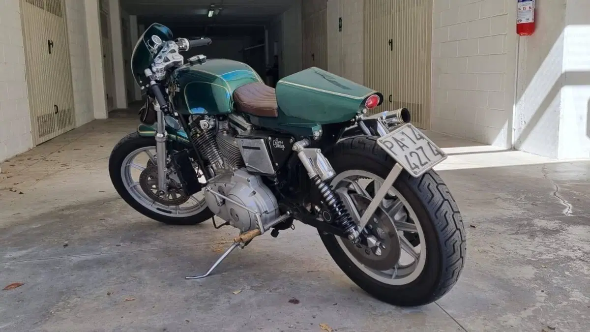 Harley-Davidson 883 Hugger (1992 - 93) - XLH  (2)