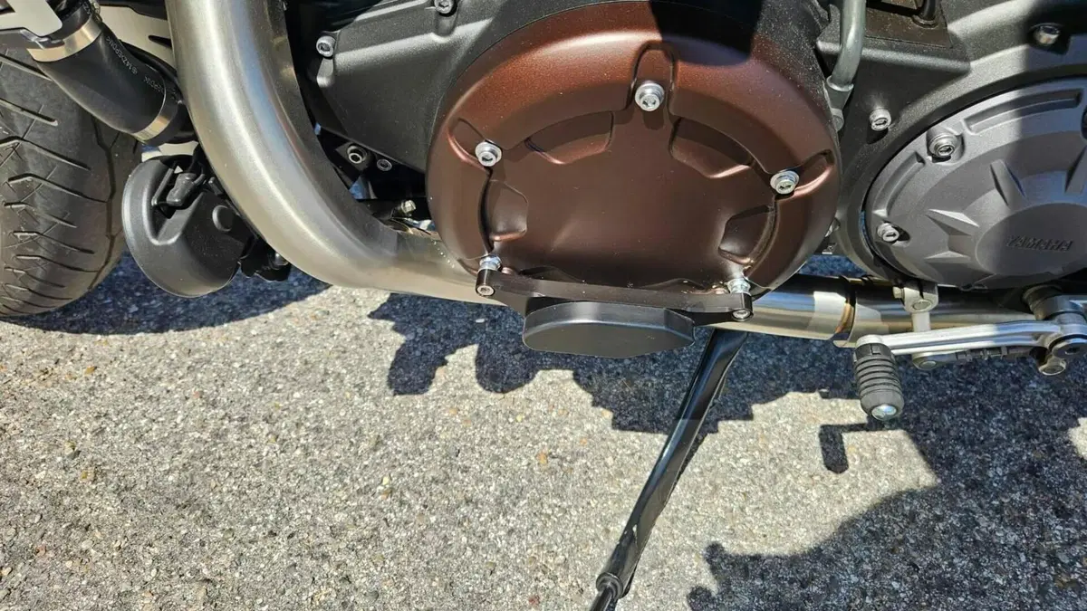 Yamaha VMAX Carbon (2015 - 16)  (4)