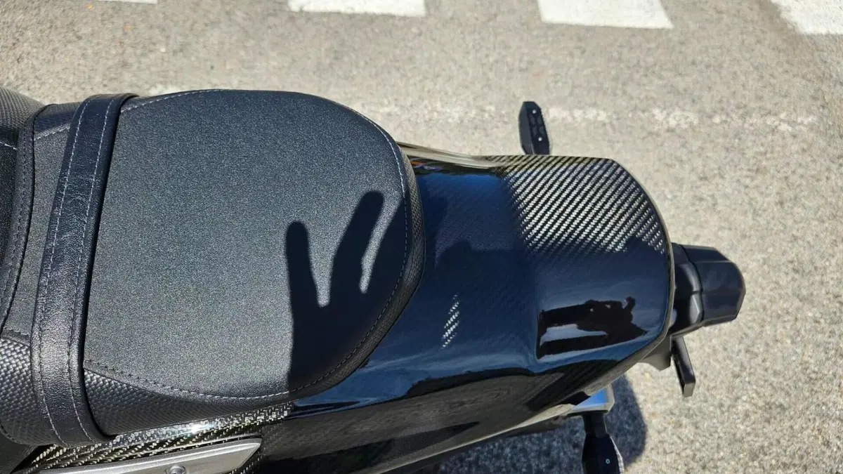 Yamaha VMAX Carbon (2015 - 16)  (9)