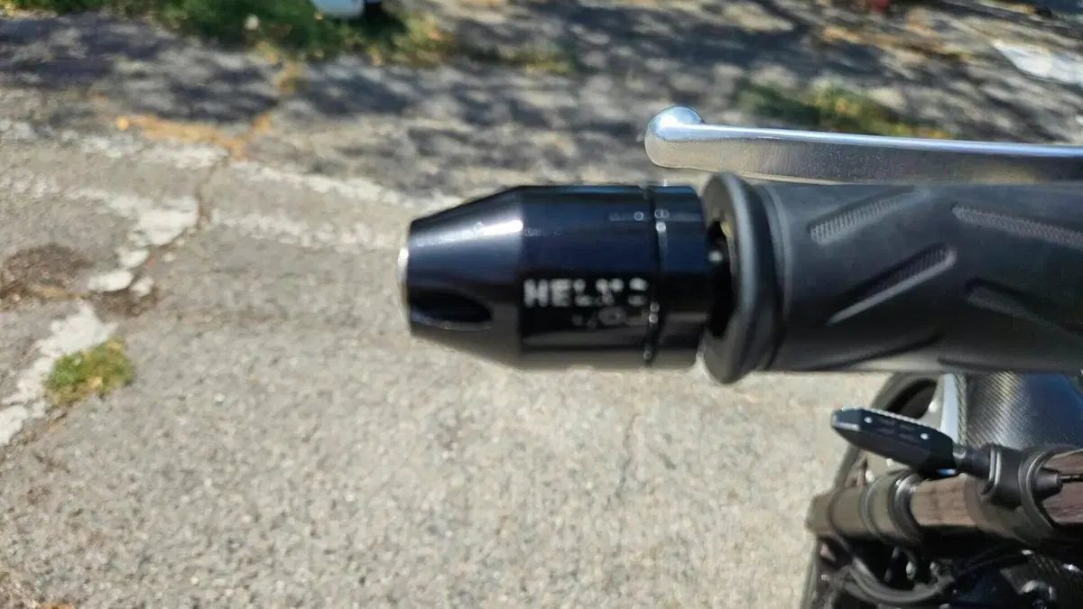 Yamaha VMAX Carbon (2015 - 16)  (11)