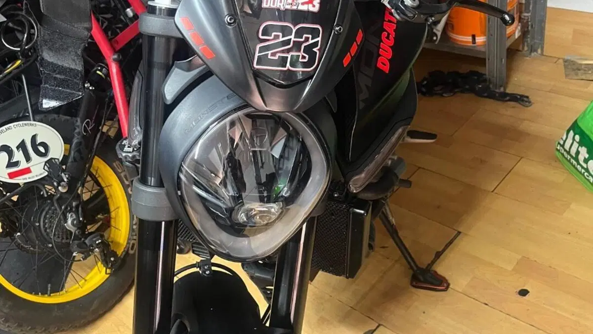 Ducati Monster 937 (2021 - 25)  (3)