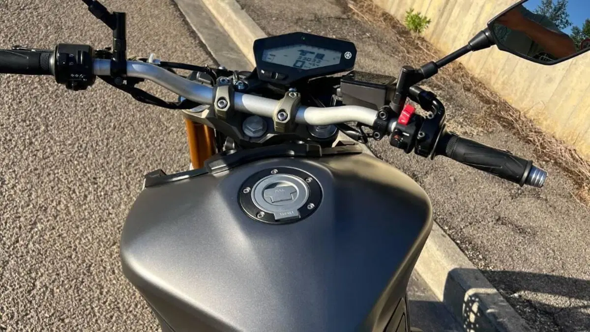 Yamaha MT-09 Street Rally (2014 - 16)  (2)