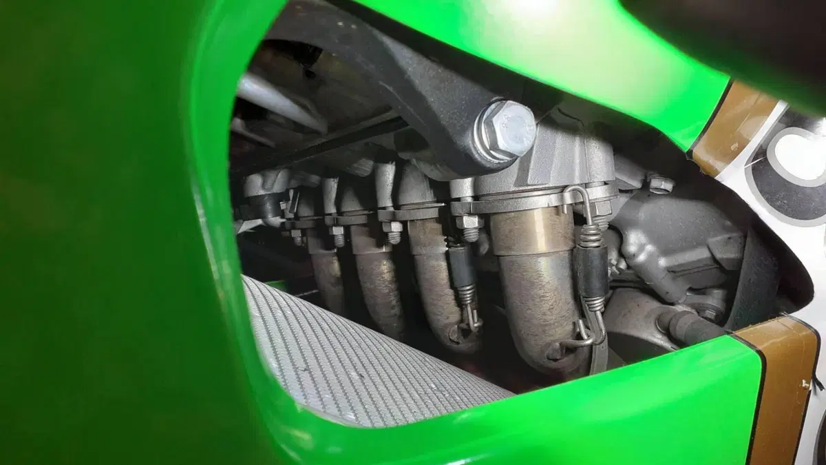 Kawasaki Ninja 636 ZX-6R (2005 - 06)  (6)