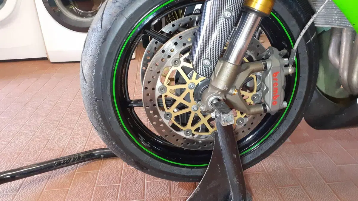 Kawasaki Ninja 636 ZX-6R (2005 - 06)  (7)