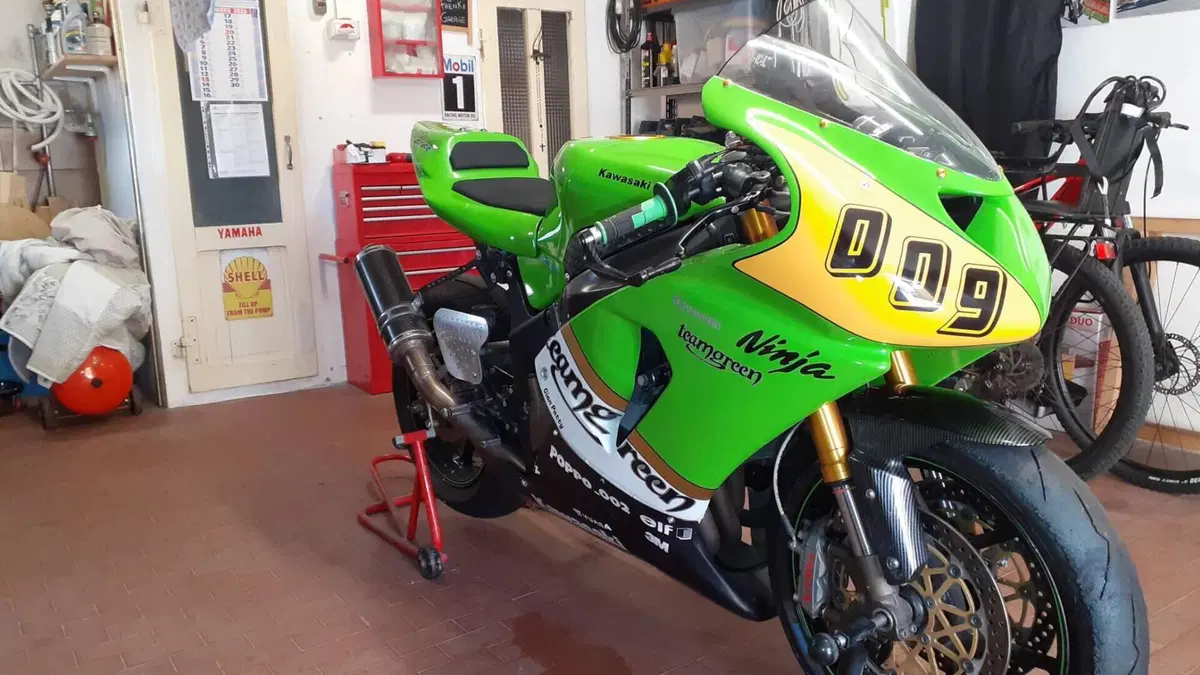 Kawasaki Ninja 636 ZX-6R (2005 - 06)  (9)