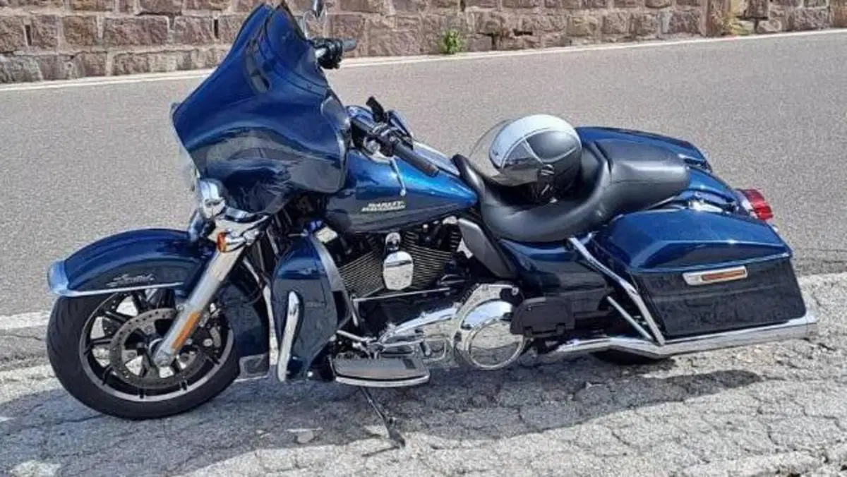 Harley-Davidson 1690 Electra Glide Ultra Limited (2016) - FLHTK  (3)