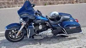 Harley-Davidson 1690 Electra Glide Ultra Limited (2016) - FLHTK  (3)