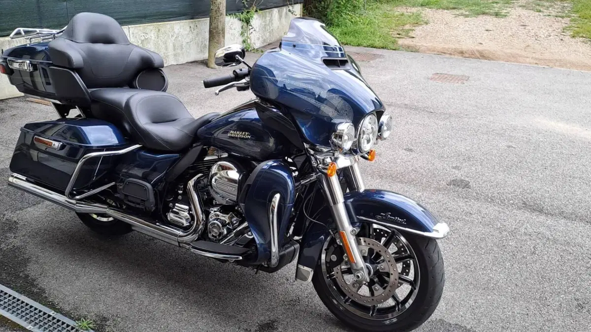 Harley-Davidson 1690 Electra Glide Ultra Limited (2016) - FLHTK  (10)