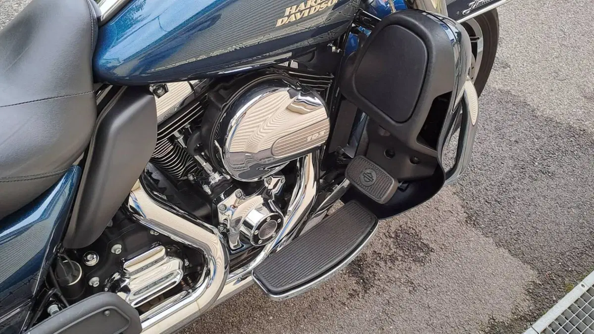 Harley-Davidson 1690 Electra Glide Ultra Limited (2016) - FLHTK  (13)