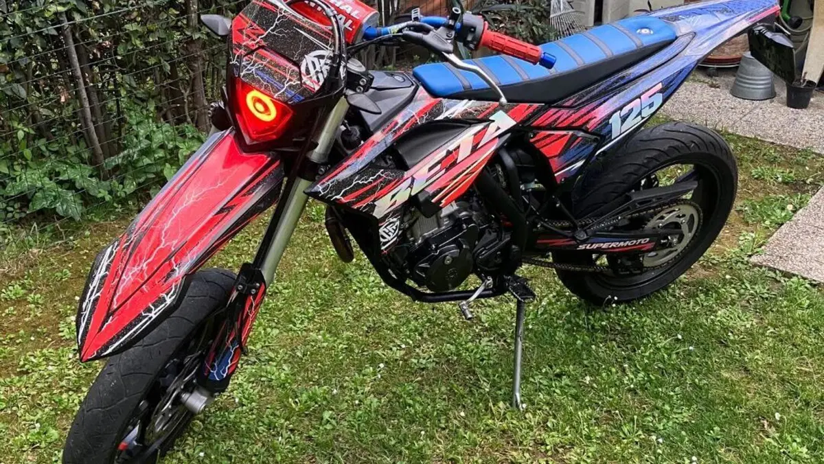 Betamotor RR 125 4T Motard R (2023 - 24)  (3)