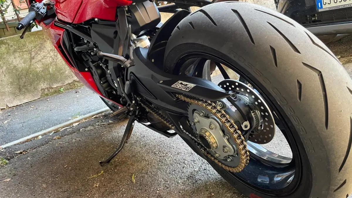 MV Agusta F3 800 Rosso (2021 - 23)  (5)