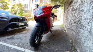 MV Agusta F3 800 Rosso (2021 - 23)  (6)