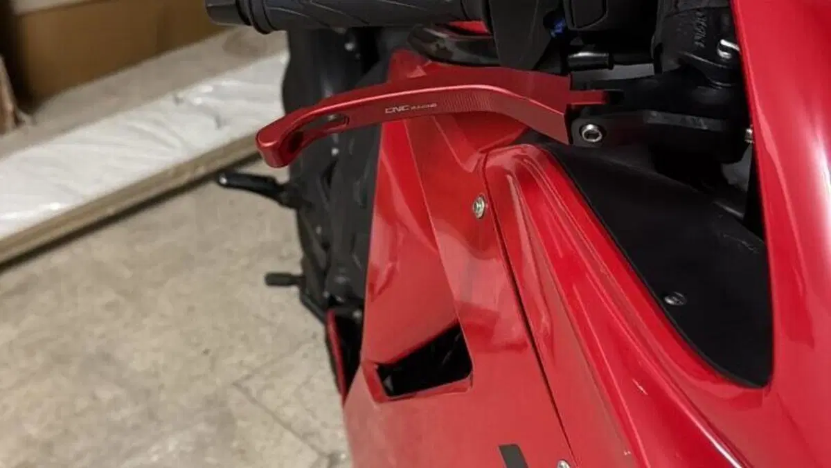 MV Agusta F3 800 Rosso (2021 - 23)  (7)
