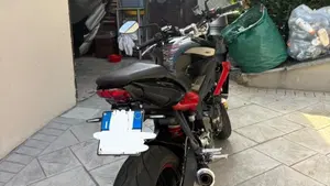 Triumph Street Triple R (2013 - 14)  (2)