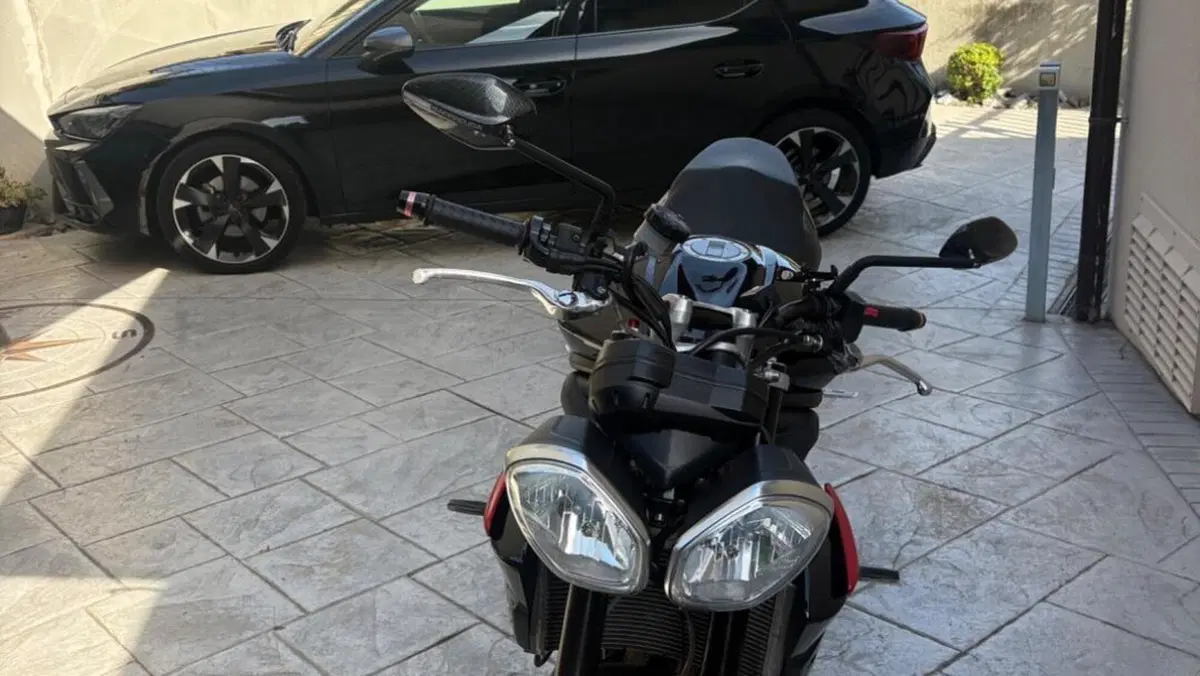 Triumph Street Triple R (2013 - 14)  (3)
