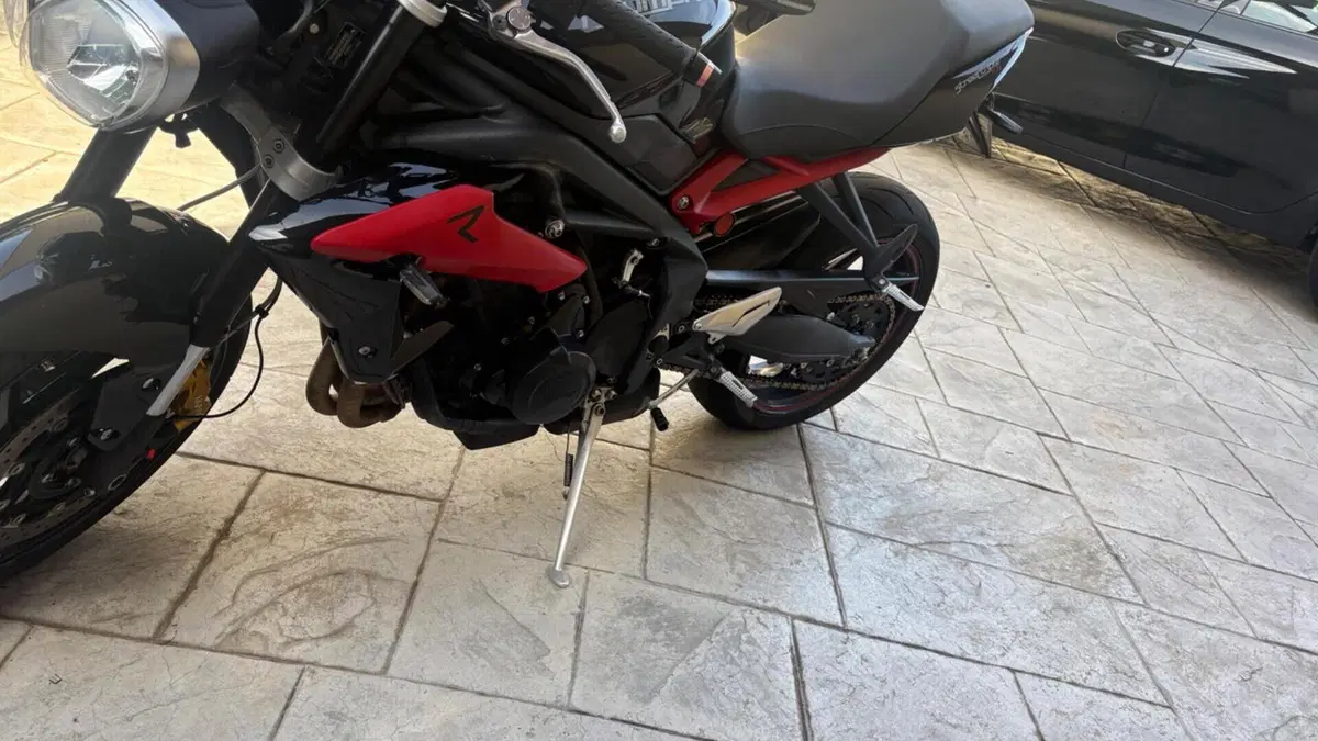 Triumph Street Triple R (2013 - 14)  (4)