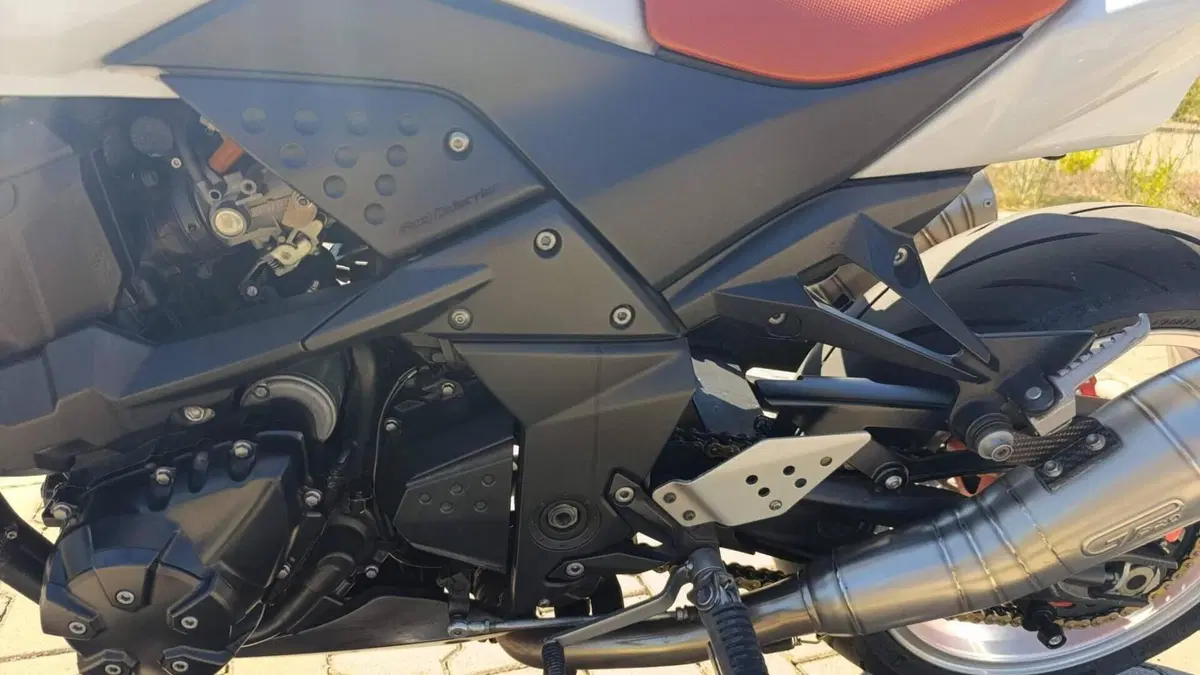 Kawasaki Z 1000 (2007 - 09)  (4)