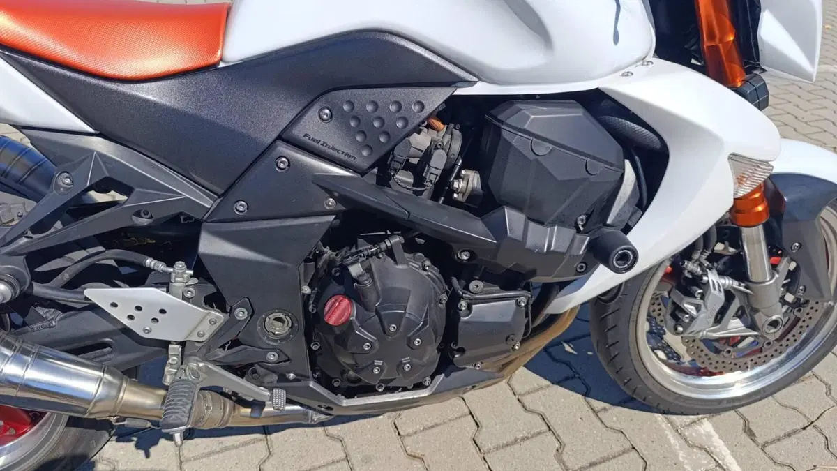Kawasaki Z 1000 (2007 - 09)  (6)