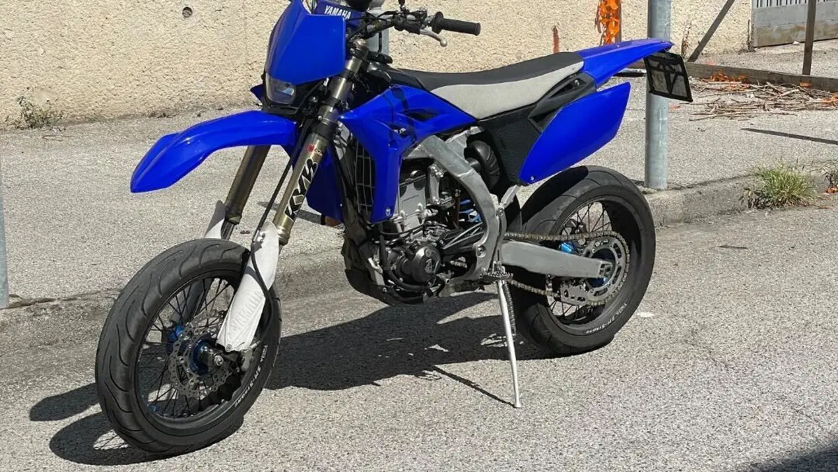 Yamaha YZ 250 F (2010 - 11)  (2)