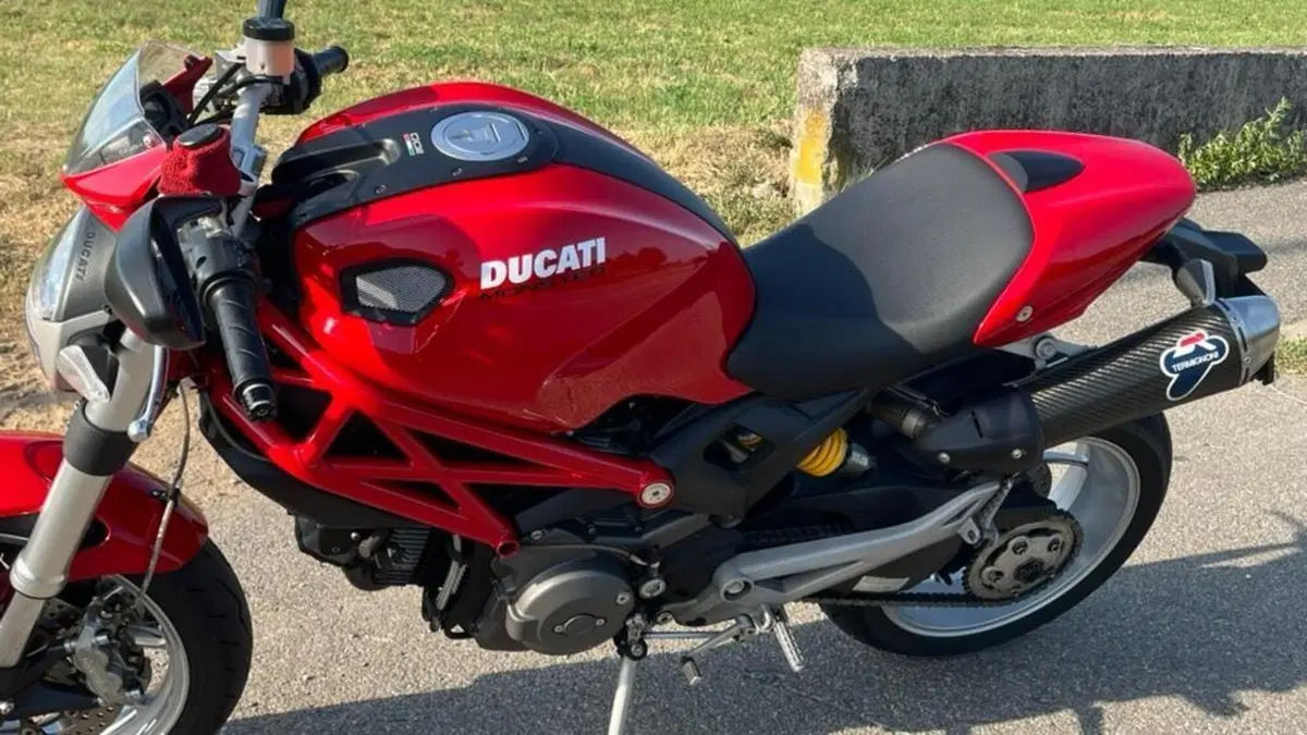 Ducati Monster 1100 (2009 - 10)  (6)
