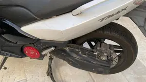 Yamaha T-Max 500 (2008 - 12)  (2)