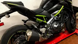Kawasaki Z 900 (2017 - 18)  (3)