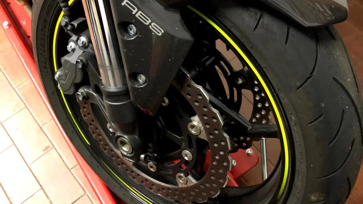 Kawasaki Z 900 (2017 - 18)  (5)