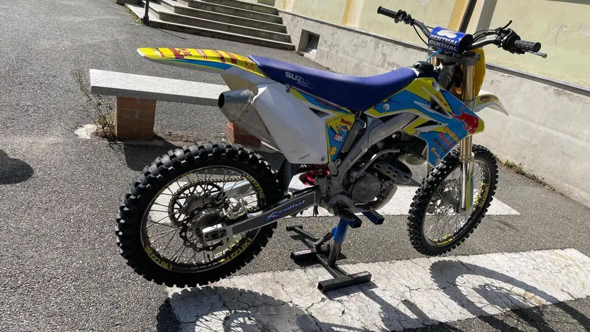 Suzuki RM-Z 250 (2008 - 11)  (2)