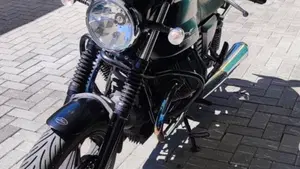 Moto Guzzi V7 Stone (2012 - 15) 