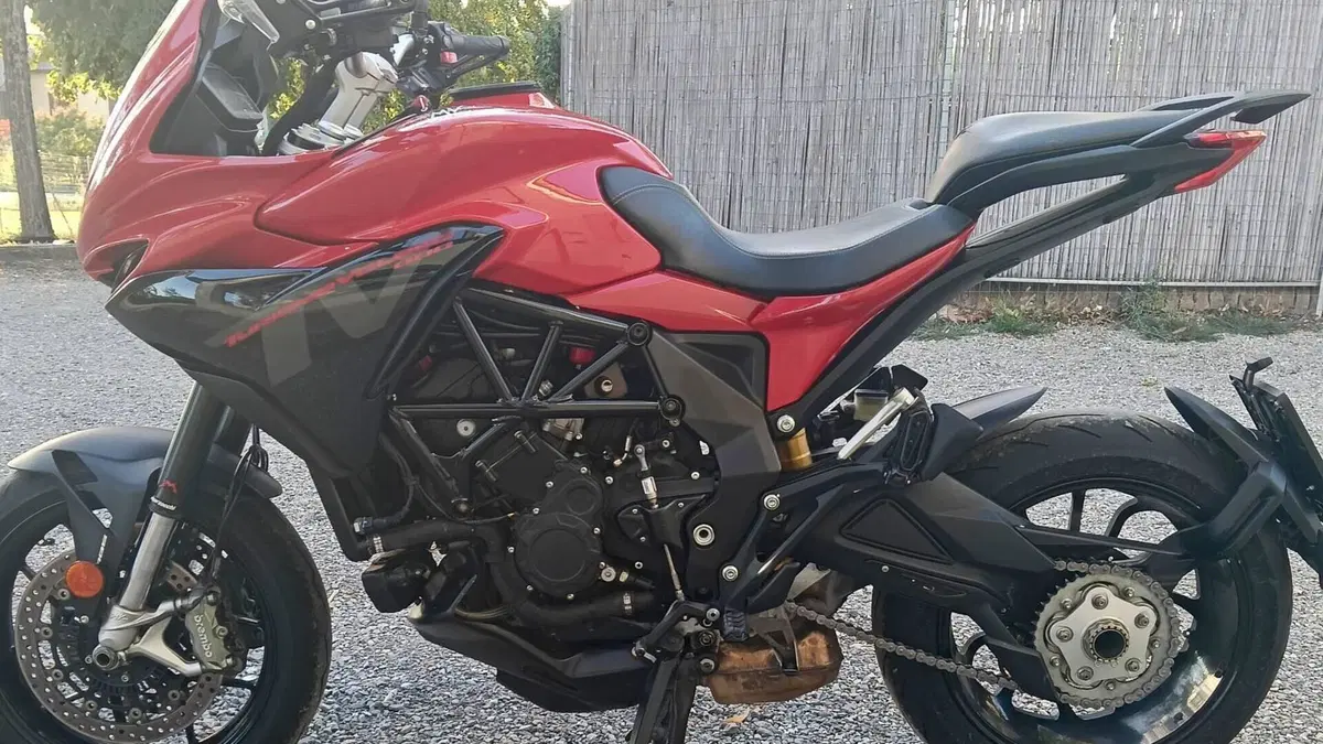 MV Agusta Turismo Veloce 800 (2020)  (2)