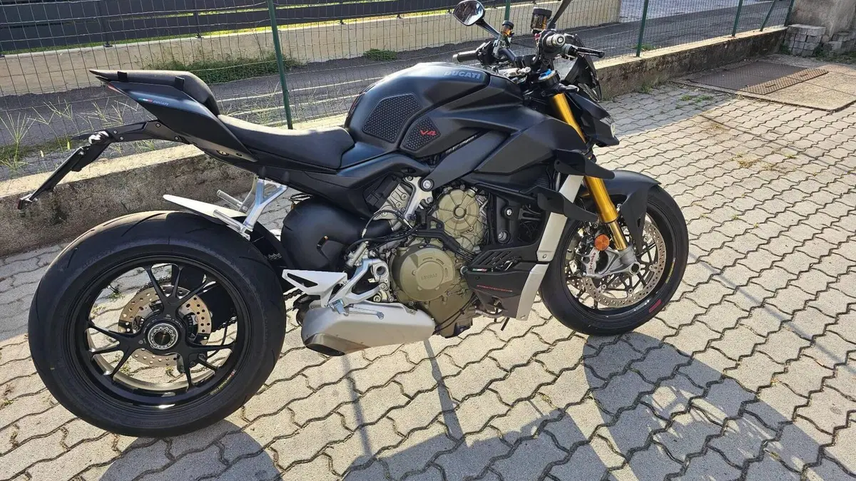 Ducati Streetfighter V4 1100 S (2021 - 22)  (2)