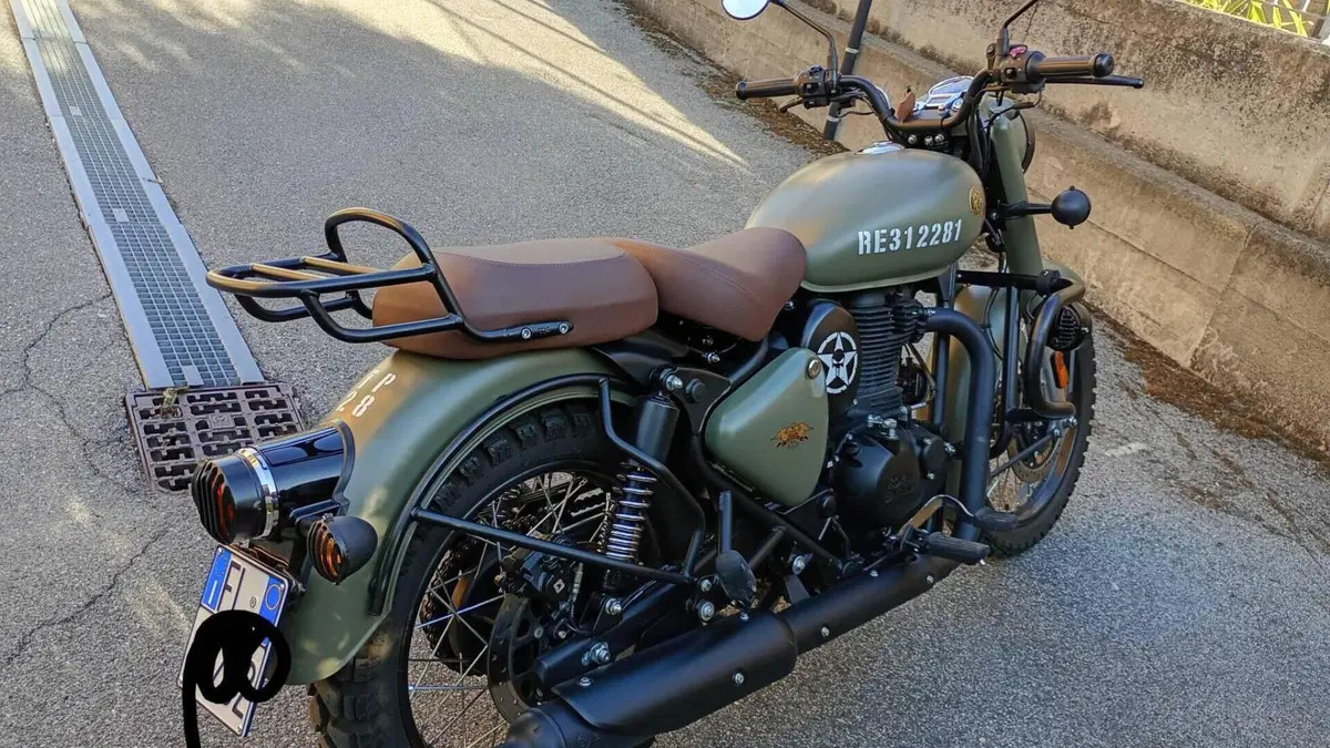 Royal Enfield Classic 350 (2021 - 26)  (2)