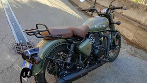 Royal Enfield Classic 350 (2021 - 26)  (2)