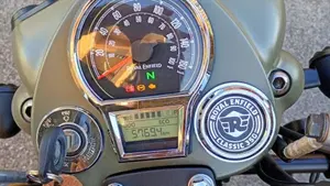 Royal Enfield Classic 350 (2021 - 26)  (8)