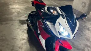 Honda CBR 1000 RR Fireblade (2012 - 16)  (4)