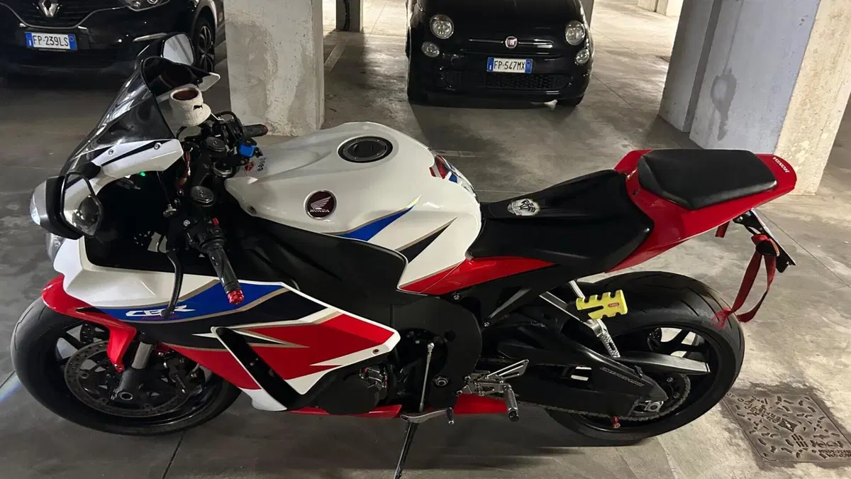 Honda CBR 1000 RR Fireblade (2012 - 16)  (5)