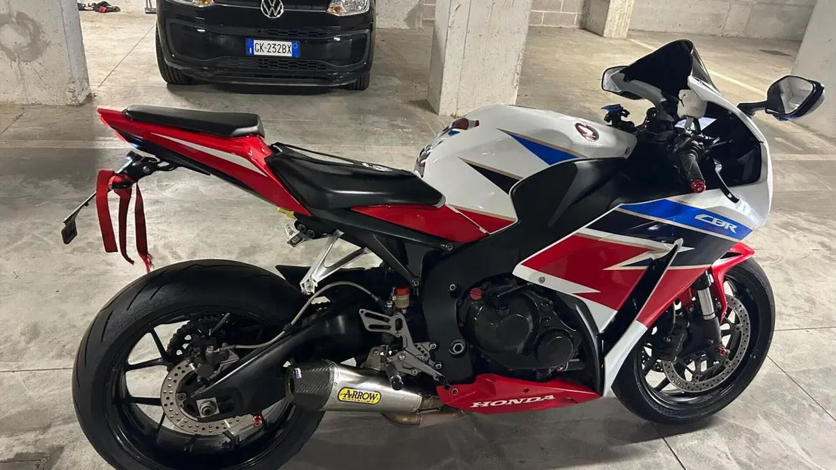 Honda CBR 1000 RR Fireblade (2012 - 16)  (6)