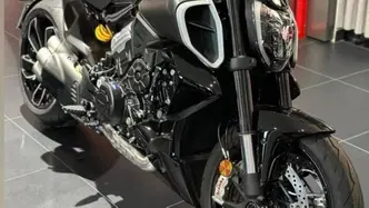 Ducati Diavel V4 (2023 - 26) usata