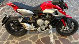 MV Agusta Rivale 800 EAS ABS (2013 - 17)  (2)