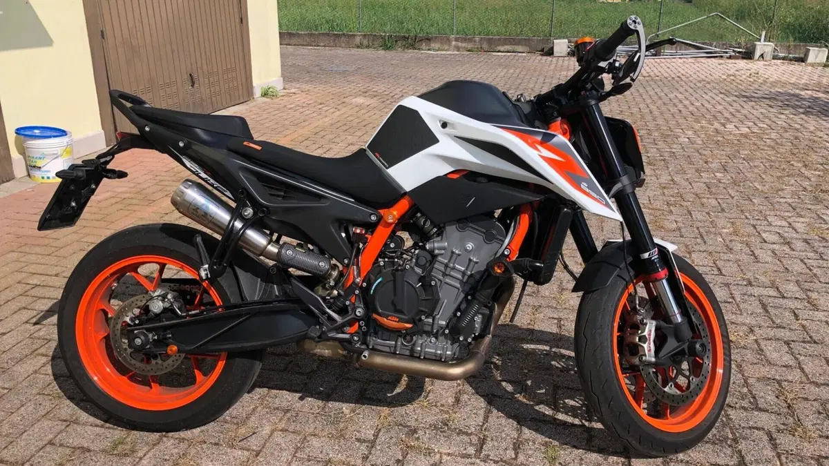 KTM 890 Duke R (2020) 