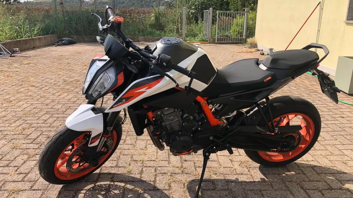 KTM 890 Duke R (2020)  (2)